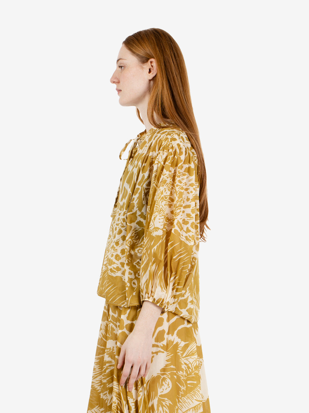 Blusa fantasia oliva