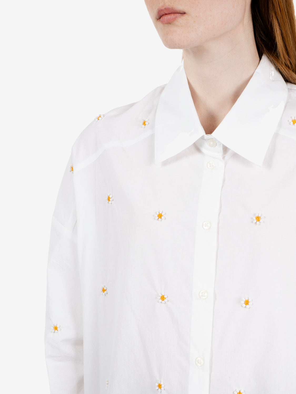 Camicia con margherite bianca