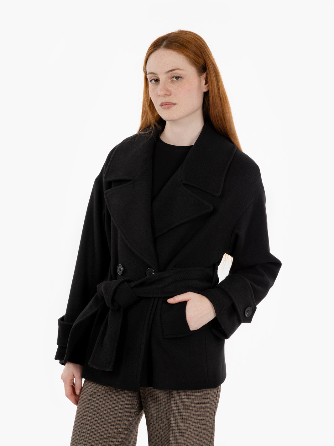 Cappotto corto con fusciacca nero