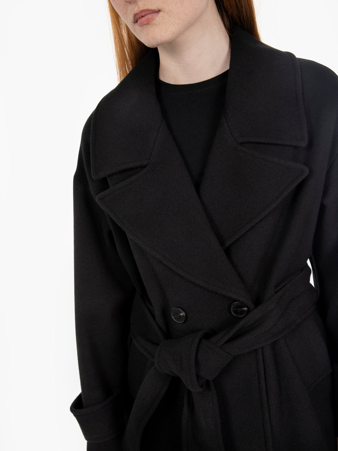 Cappotto corto con fusciacca nero