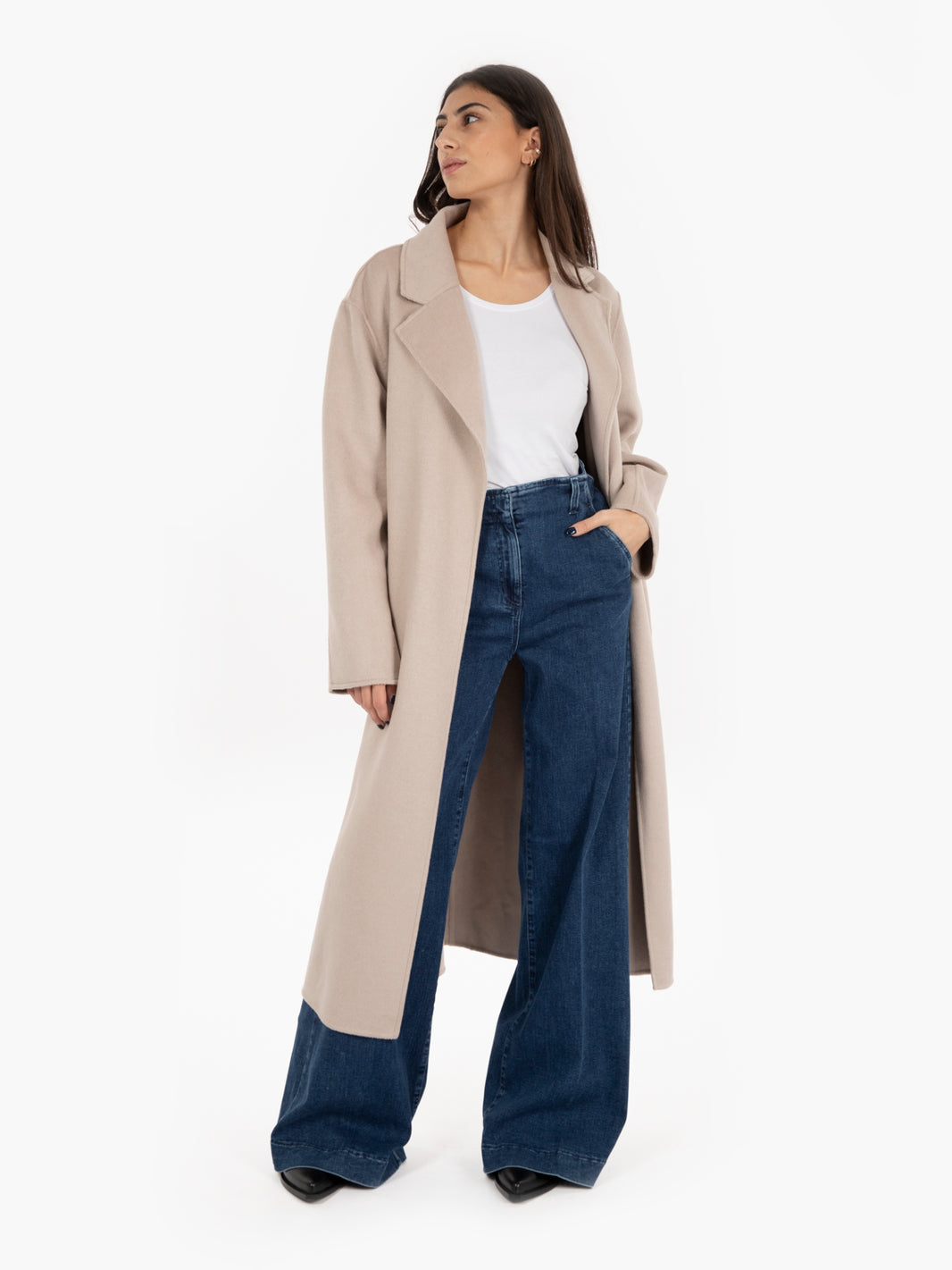 Cappotto con cintura beige