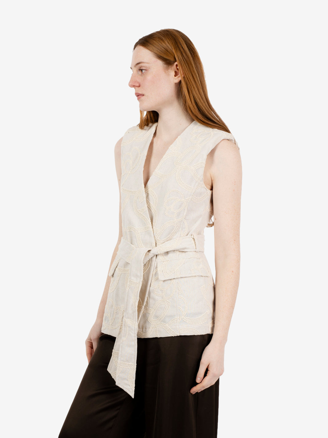 Vest with jute embroidery