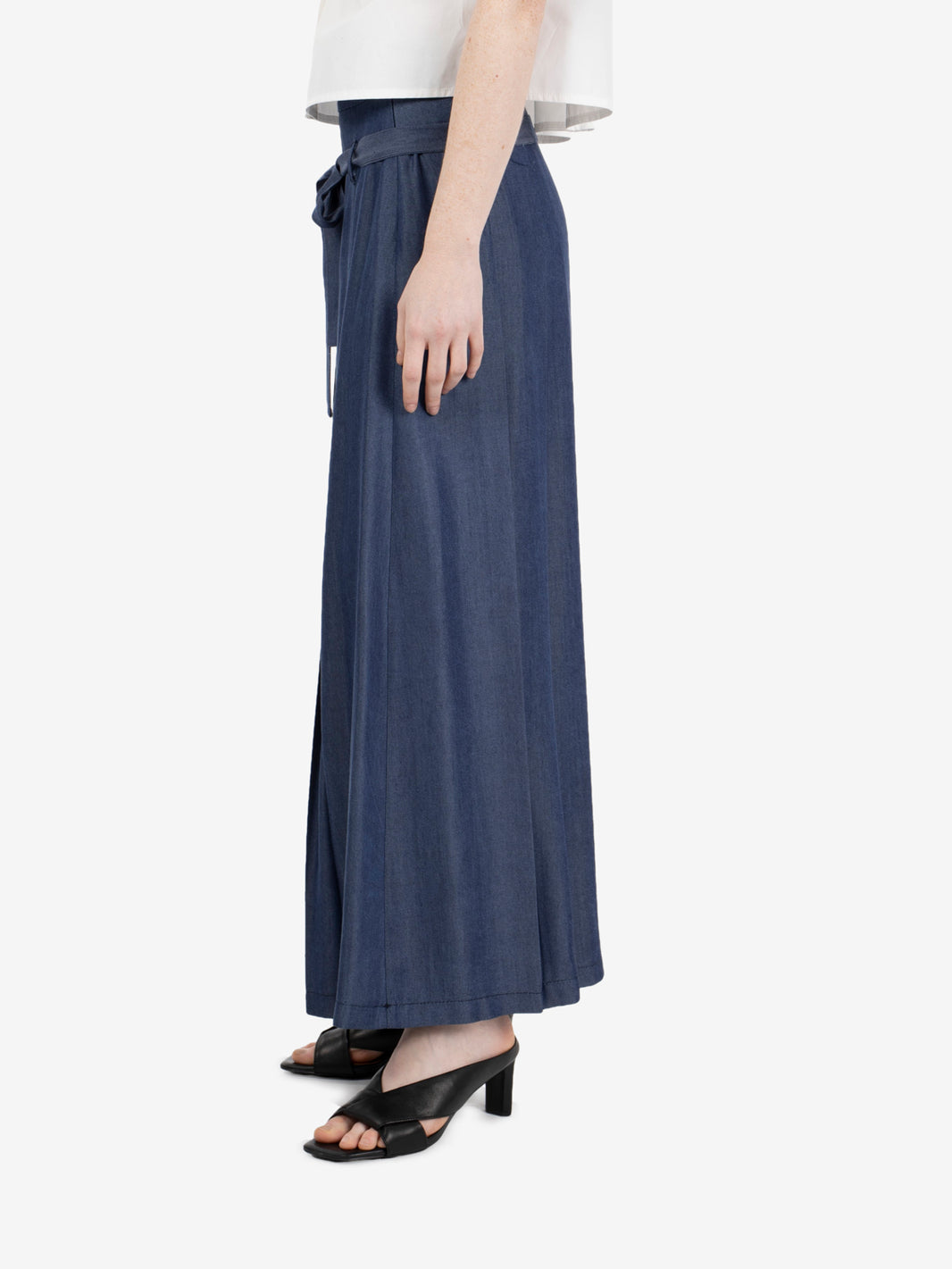 Gonna lunga a pieghe blu