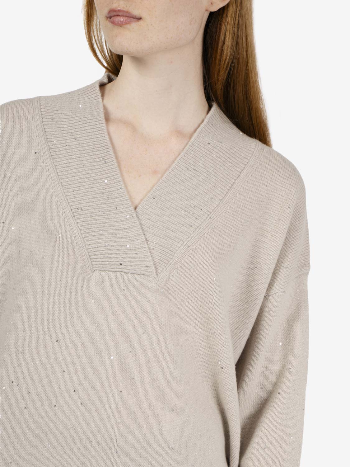 Maglia scollo V paillettes mastice