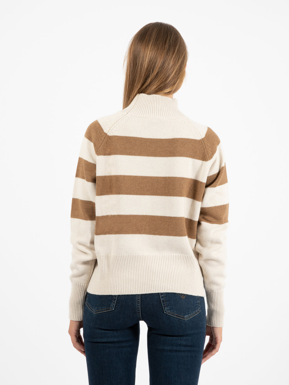 Maglione a collo alto a righe beige / cammello