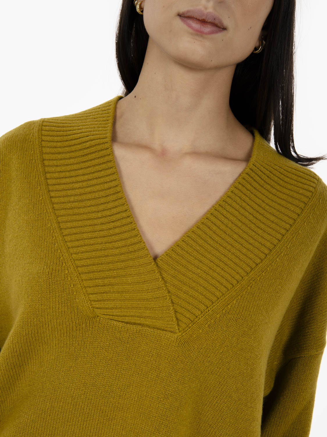 Oil V-neck sweater
