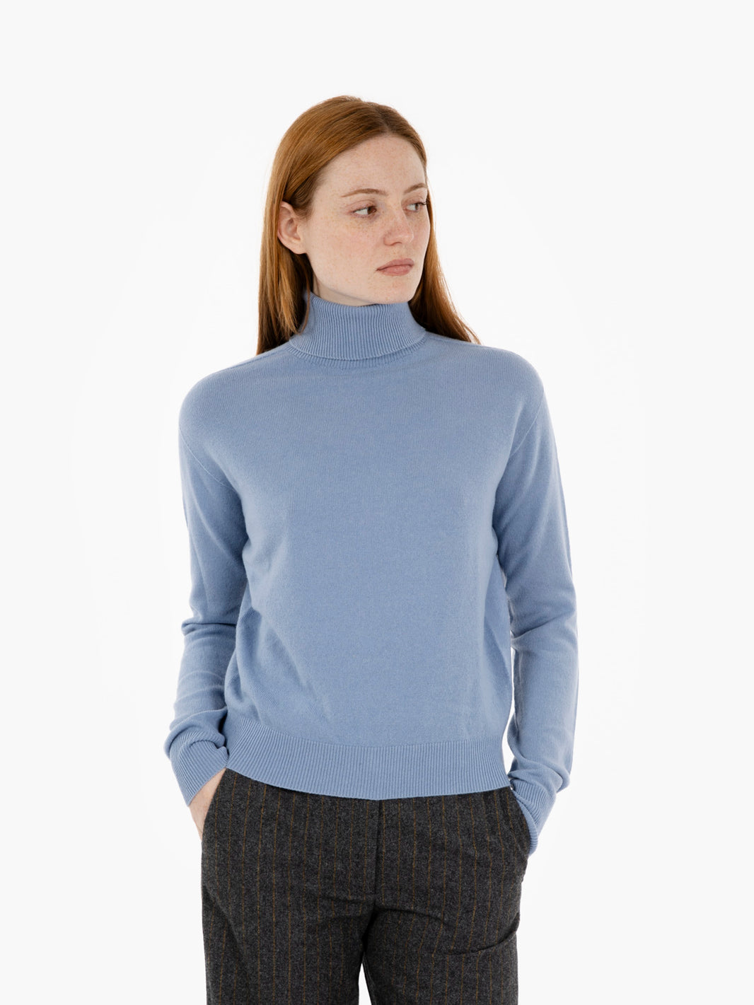 Powder wool turtleneck sweater