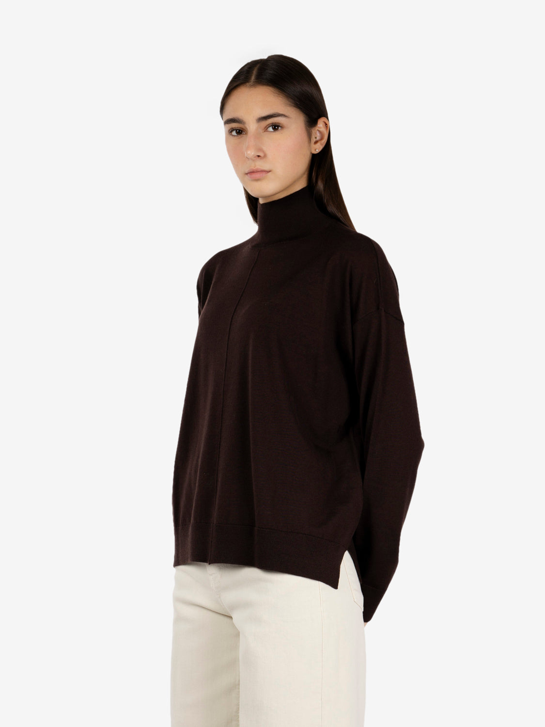 Maglione in lana collo alto fondente