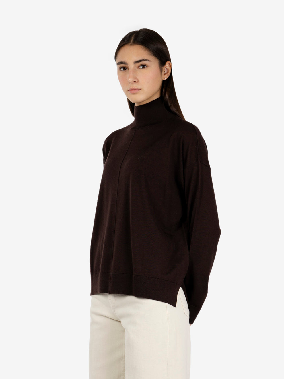 Maglione in lana collo alto fondente