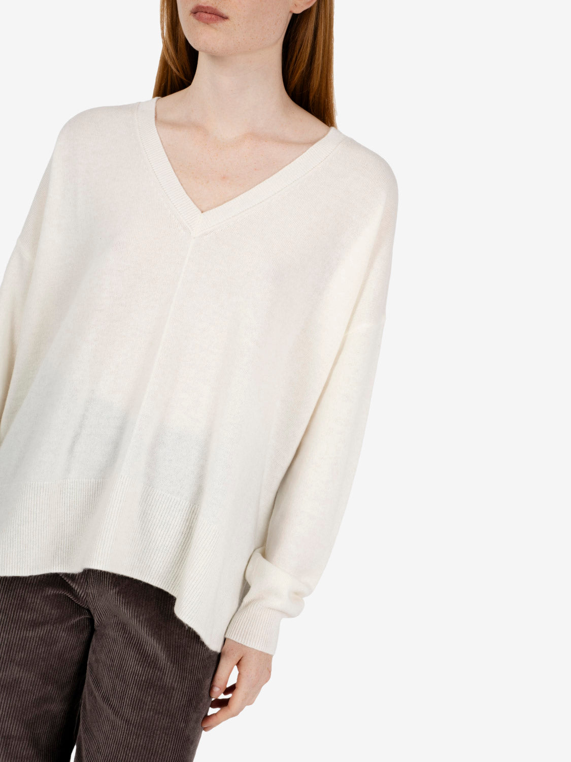 Maglione in lana con scollo a V burro