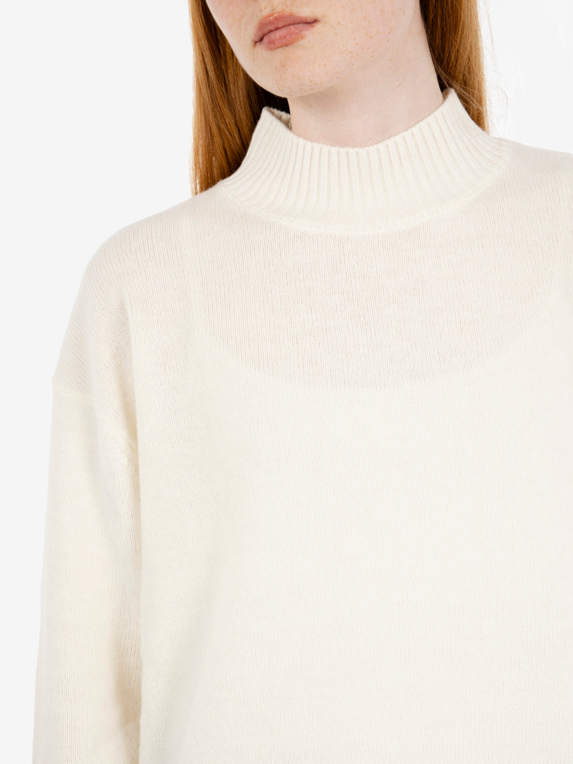 Maglione over collo alto burro