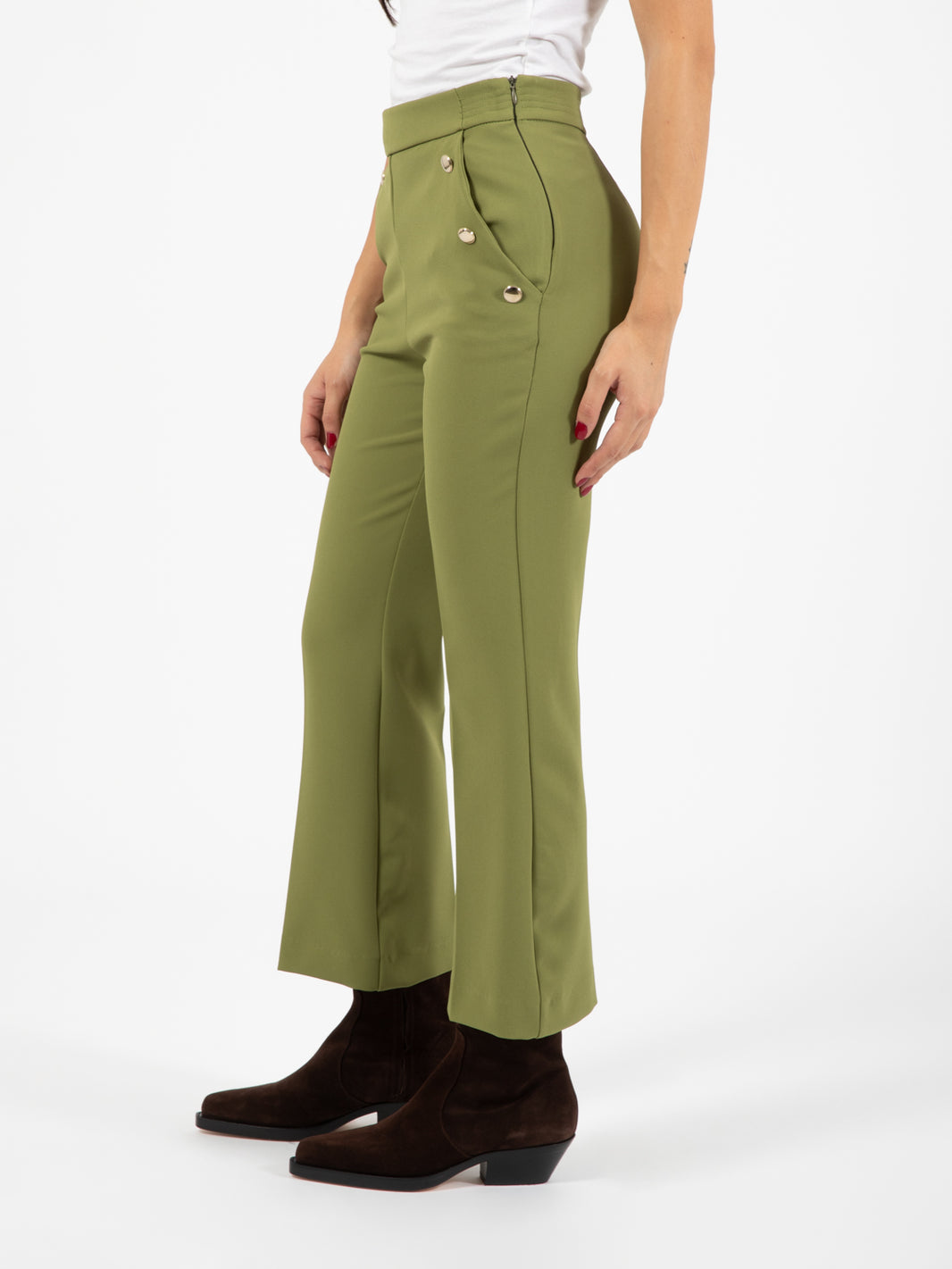 Pantalone a trombetta con bottoni verde