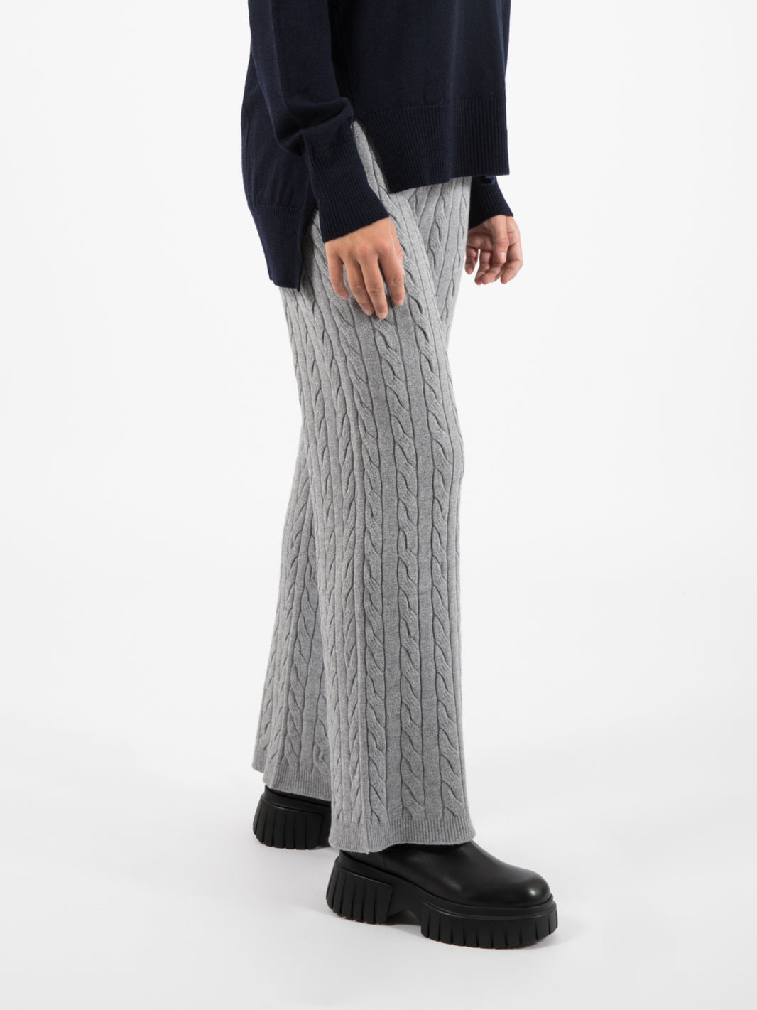 Pantaloni in maglia grigi