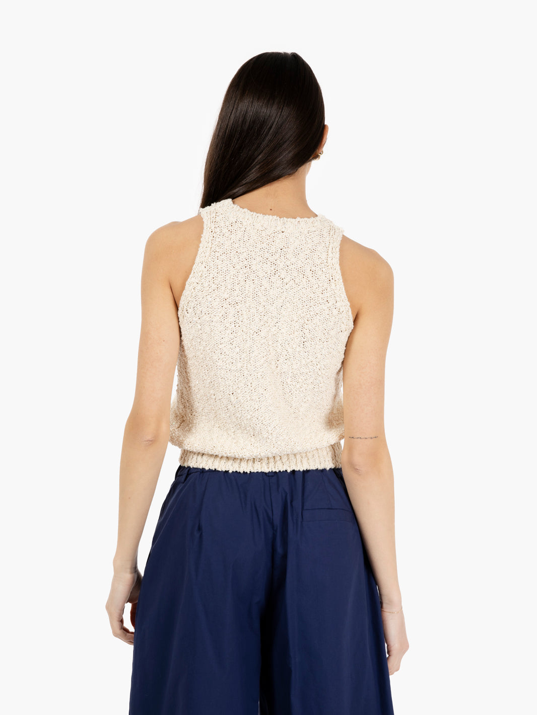 Top smanicato bouclé con paillettes ecrù