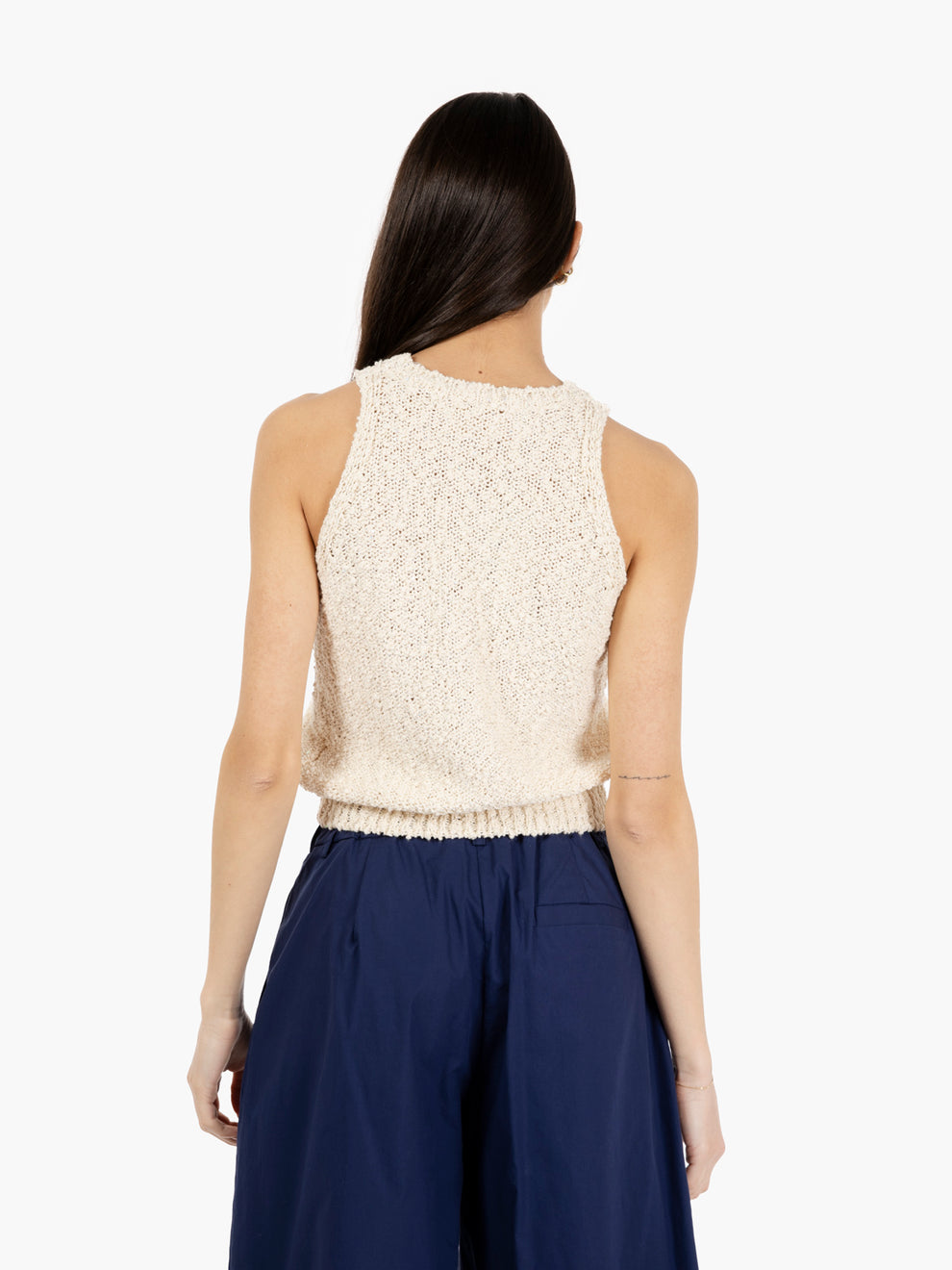 Top smanicato bouclé con paillettes ecrù