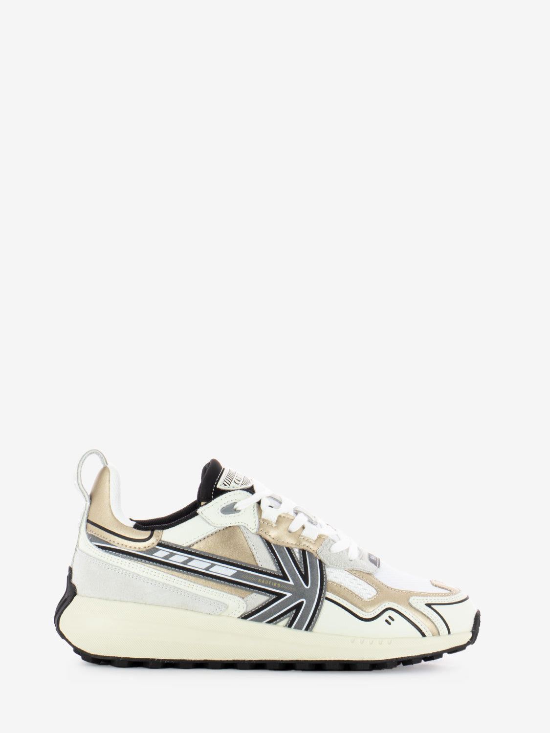 Sneakers Detroit tech gold