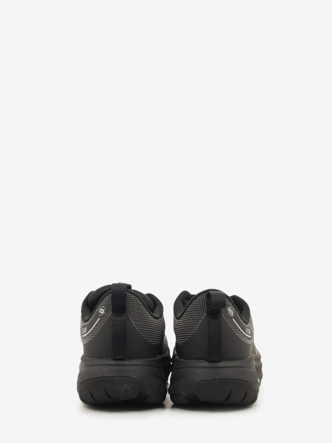 Roam W black / black