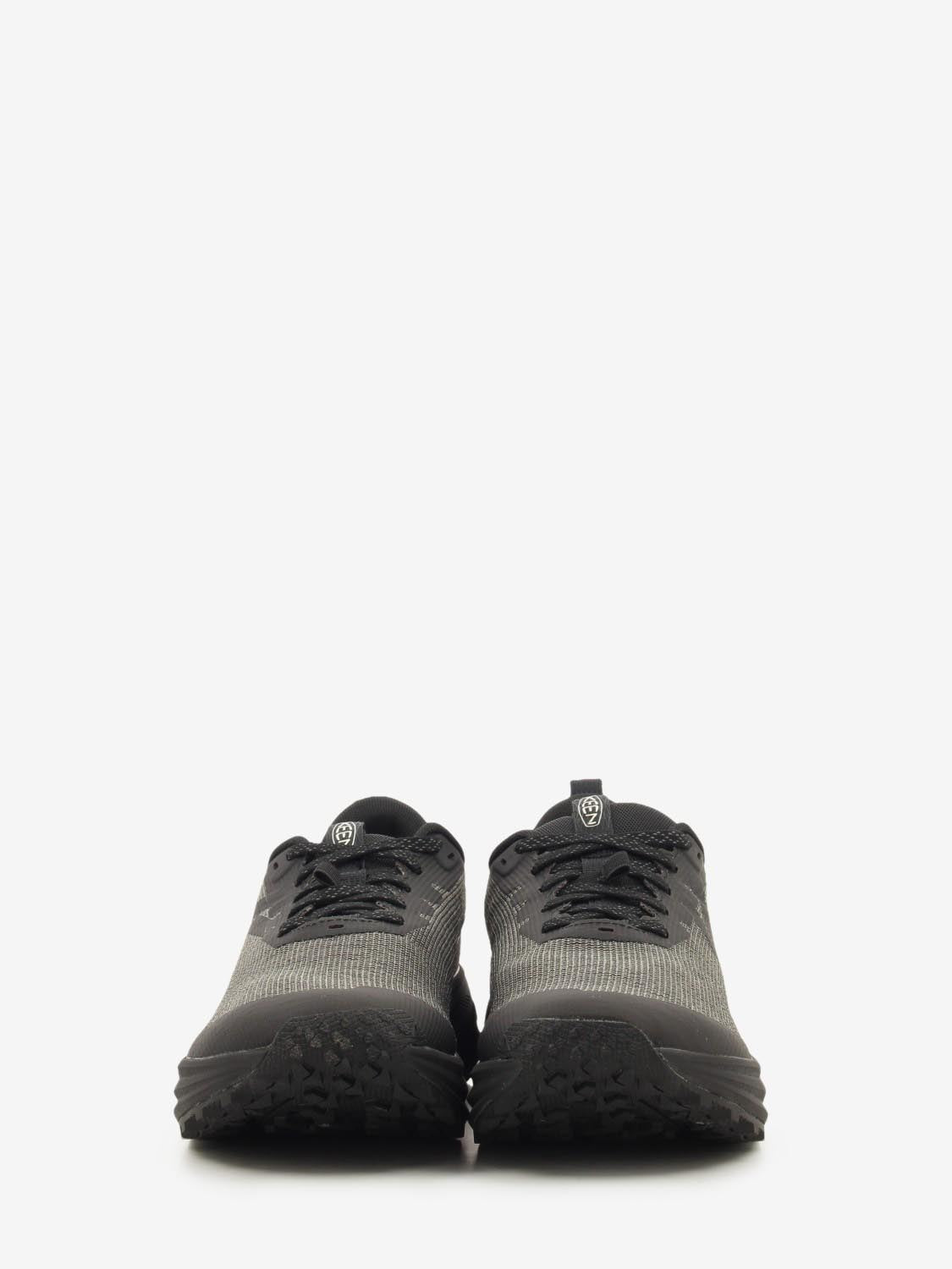 Roam W black / black