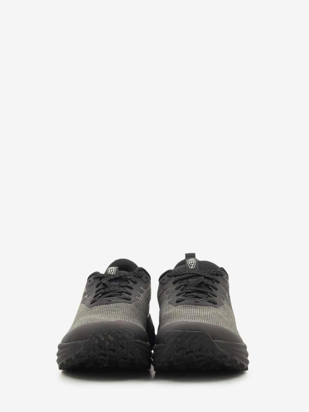 Roam W black / black