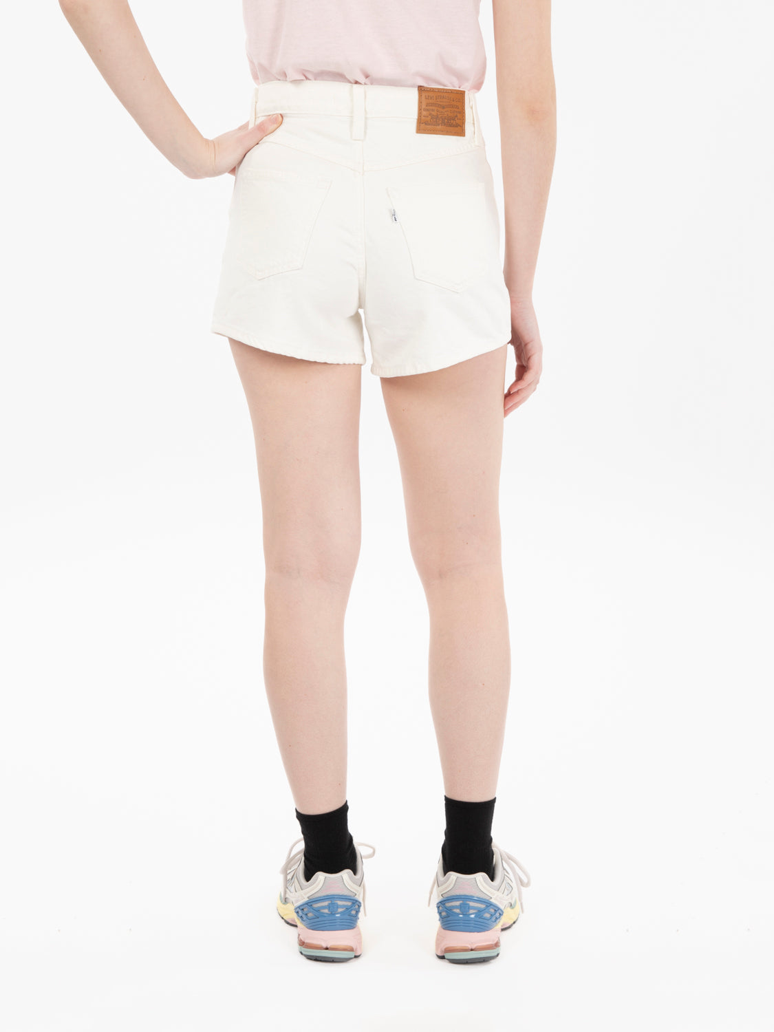 '80s Mom Shorts snowing in La