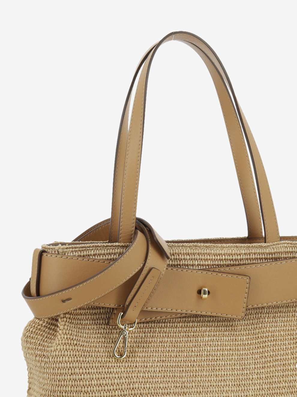 Natural raffia bag