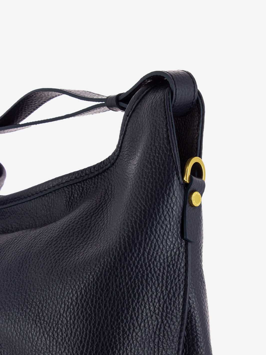 Ingrid bag in blue hammered leather