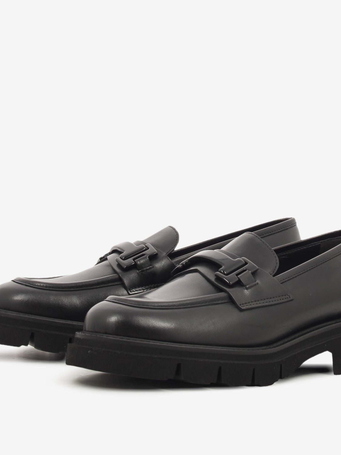 BLACK LEATHER LOAFER WITH ACCESSORY L413M_NERO