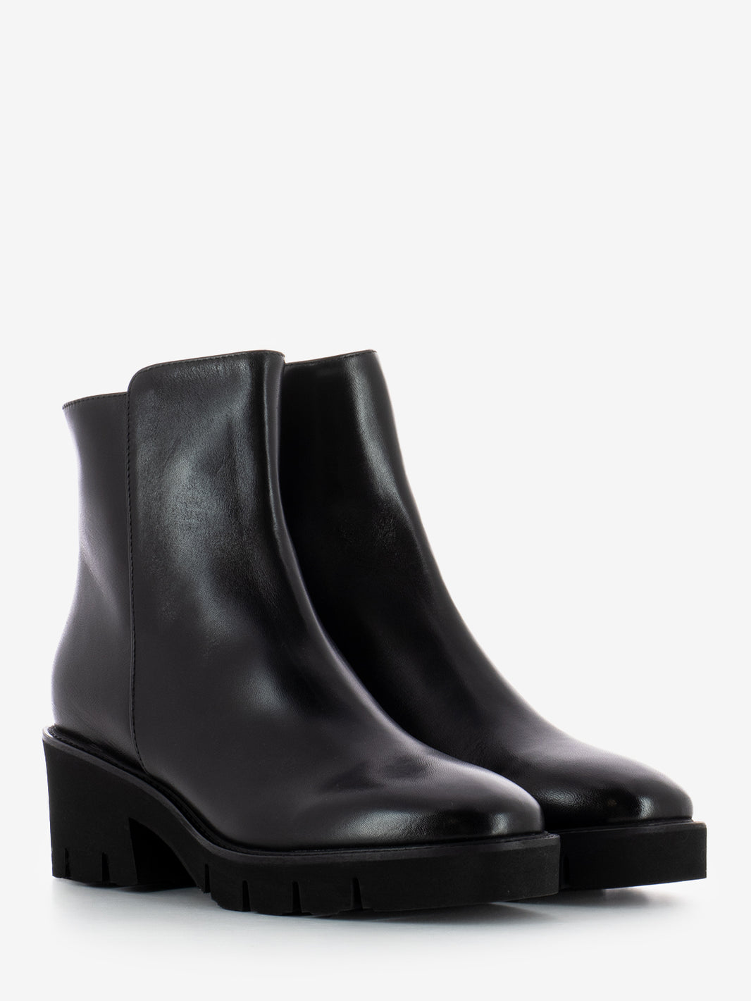 Stivaletti con tacco in pelle nero