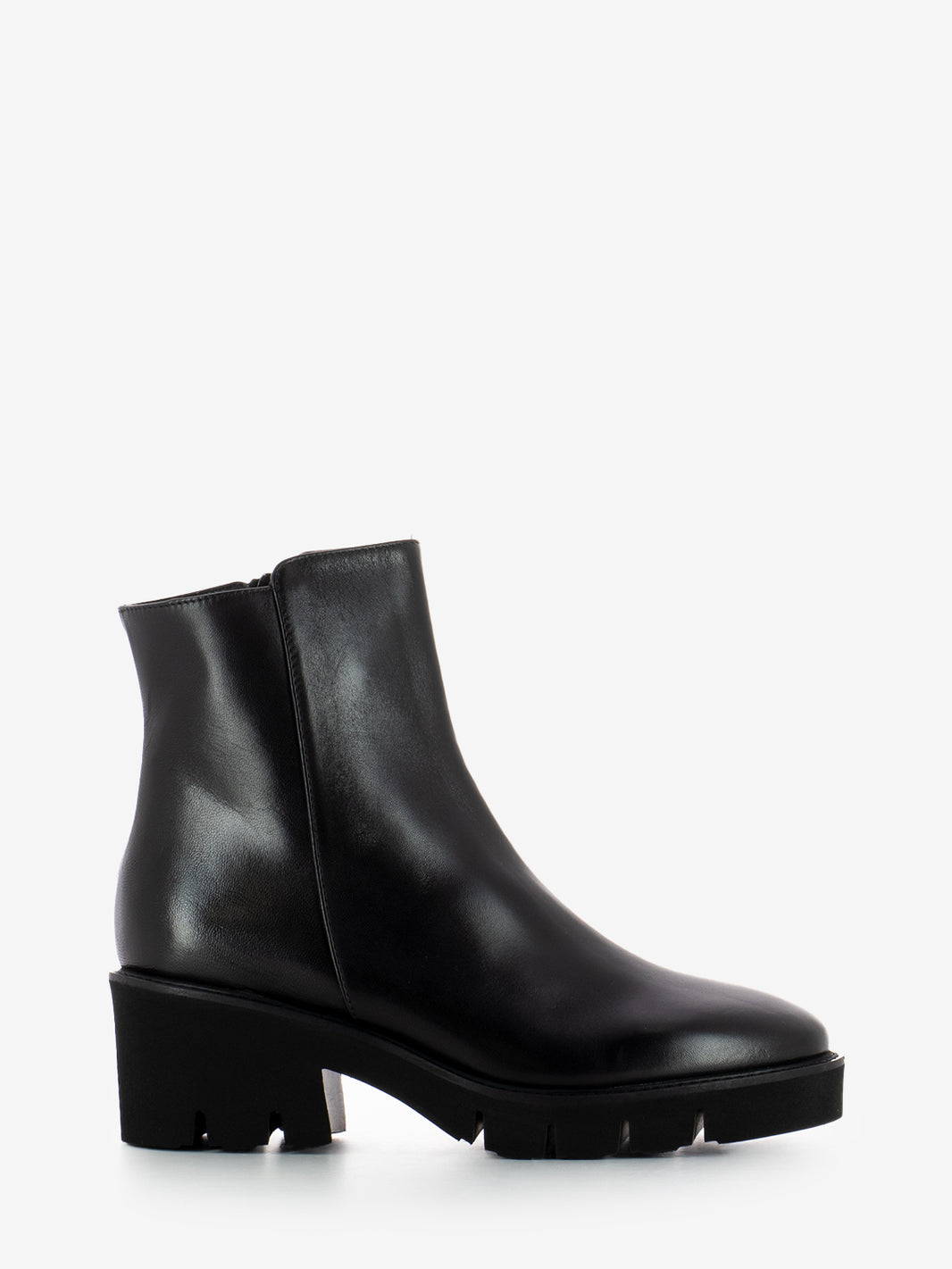 Stivaletti con tacco in pelle nero