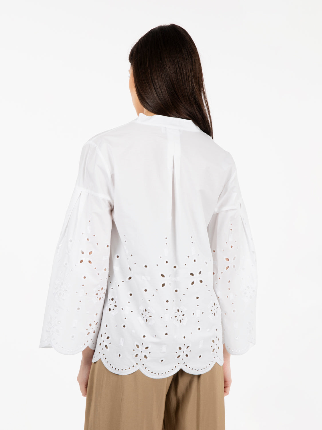 Blusa con dettagli in sangallo bianca