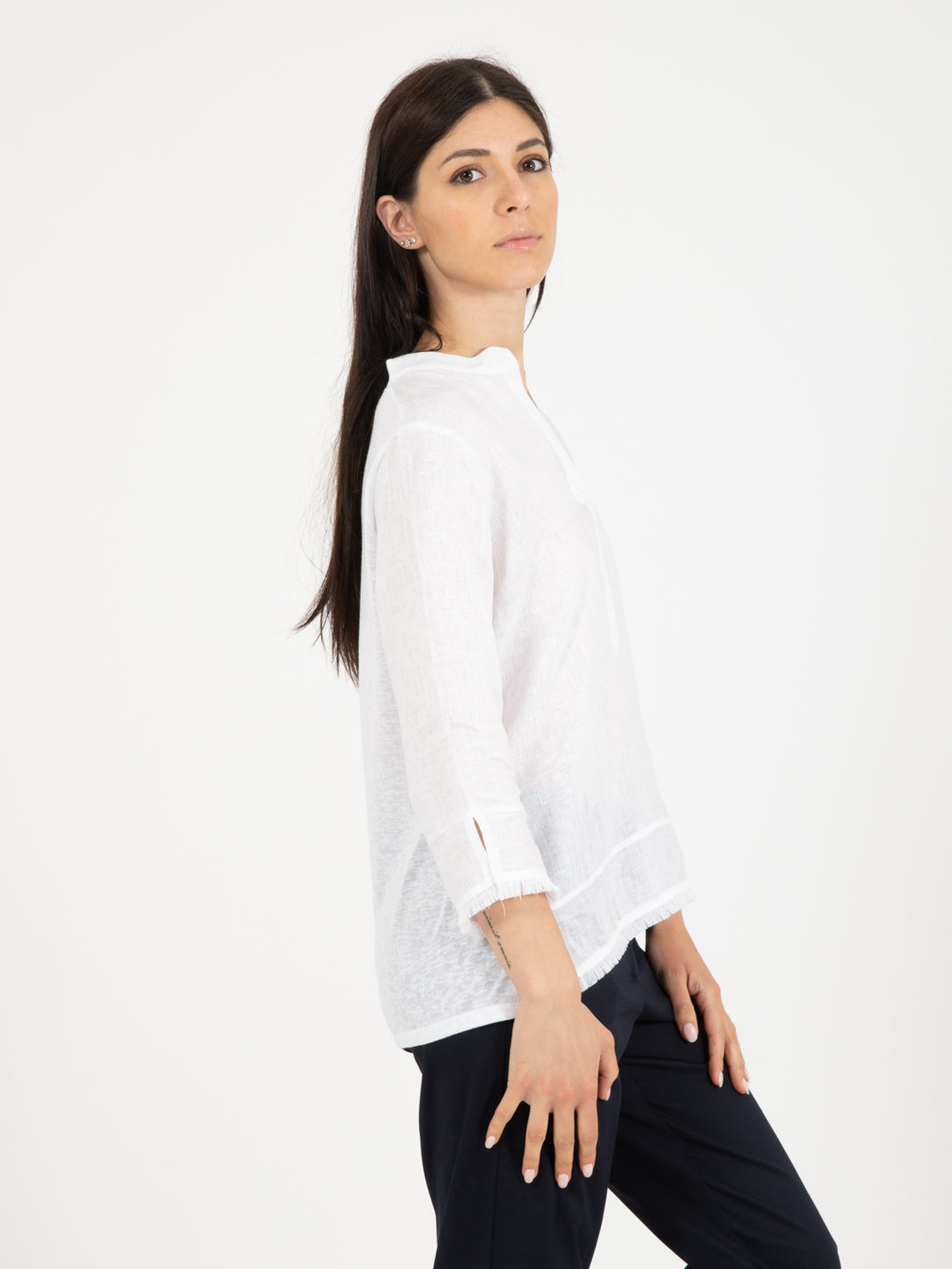 Maglia serafino con frange bianca