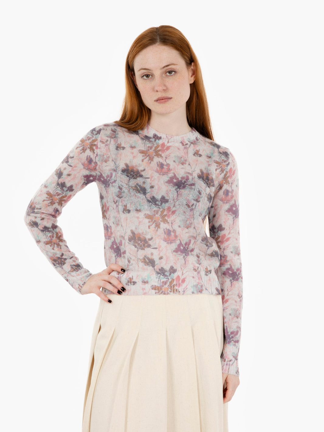 Crew neck sweater with antique pink flower pattern