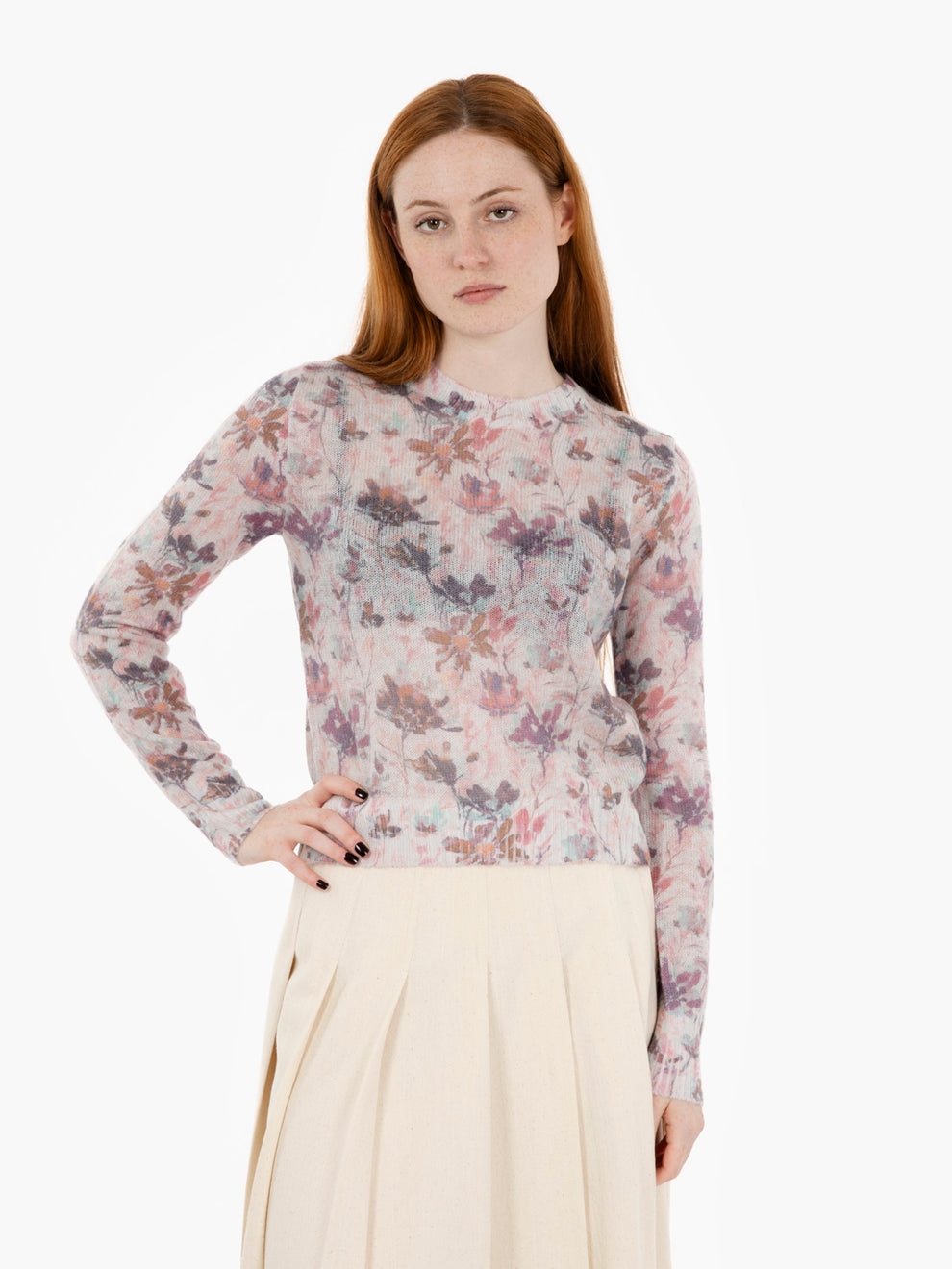 Crew neck sweater with antique pink flower pattern