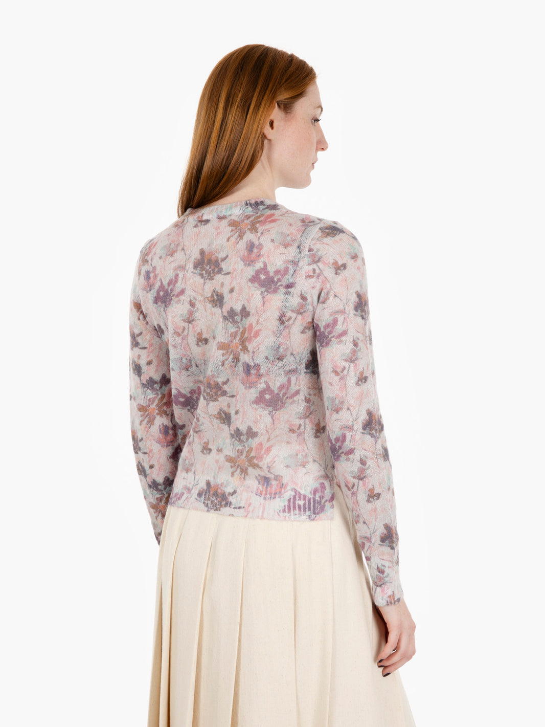 Crew neck sweater with antique pink flower pattern