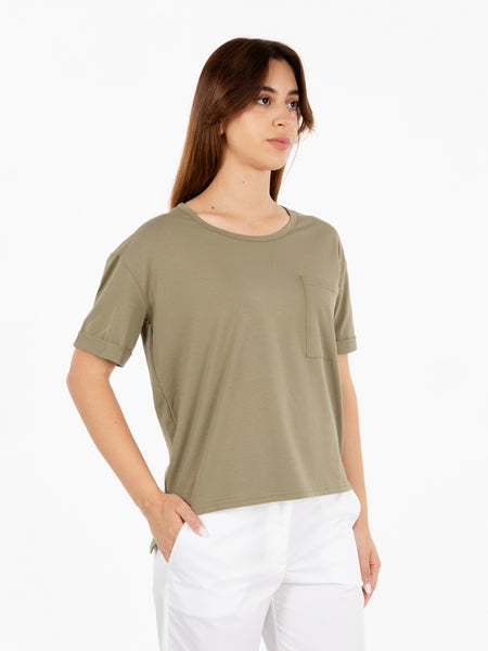 T-shirt collo ampio e taschino verde militare