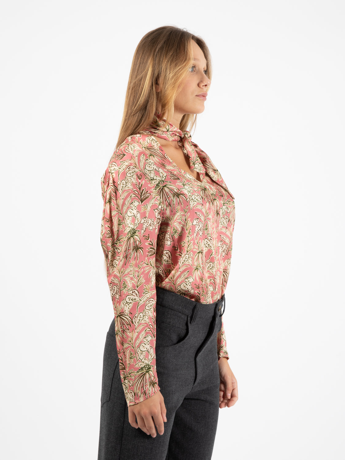 Blusa con fiocco a fantasia rosa