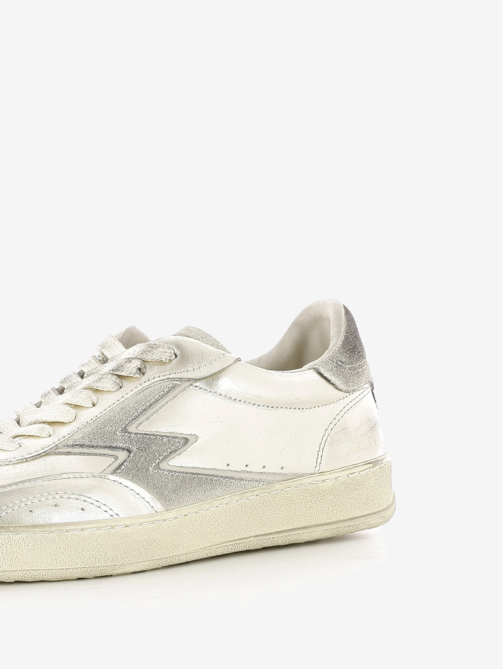 Sneakers brushed laminated platinum