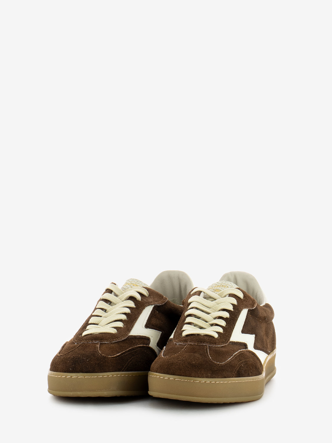 Sneakers in dark brown suede