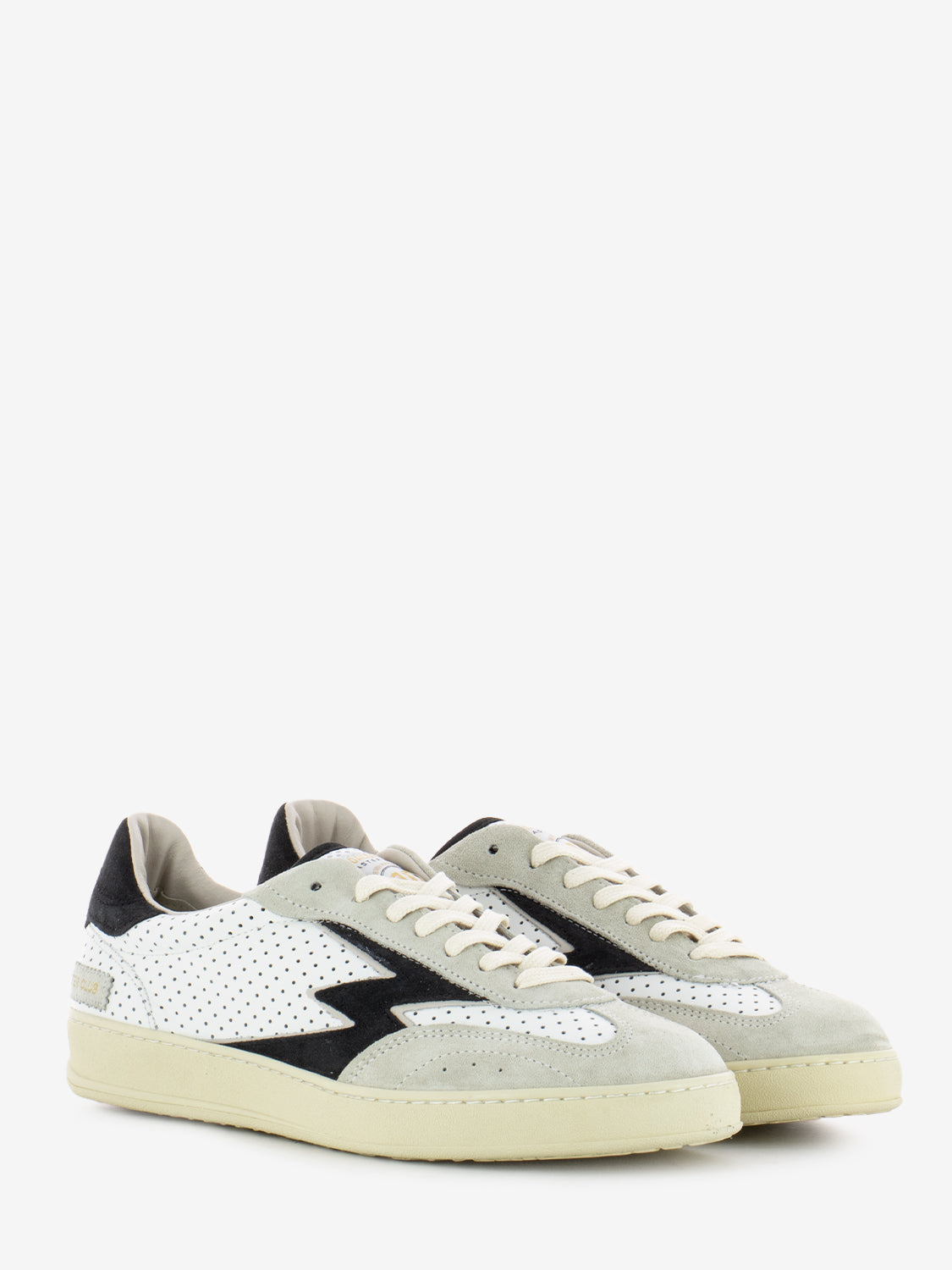 Master Club sneakers white / black