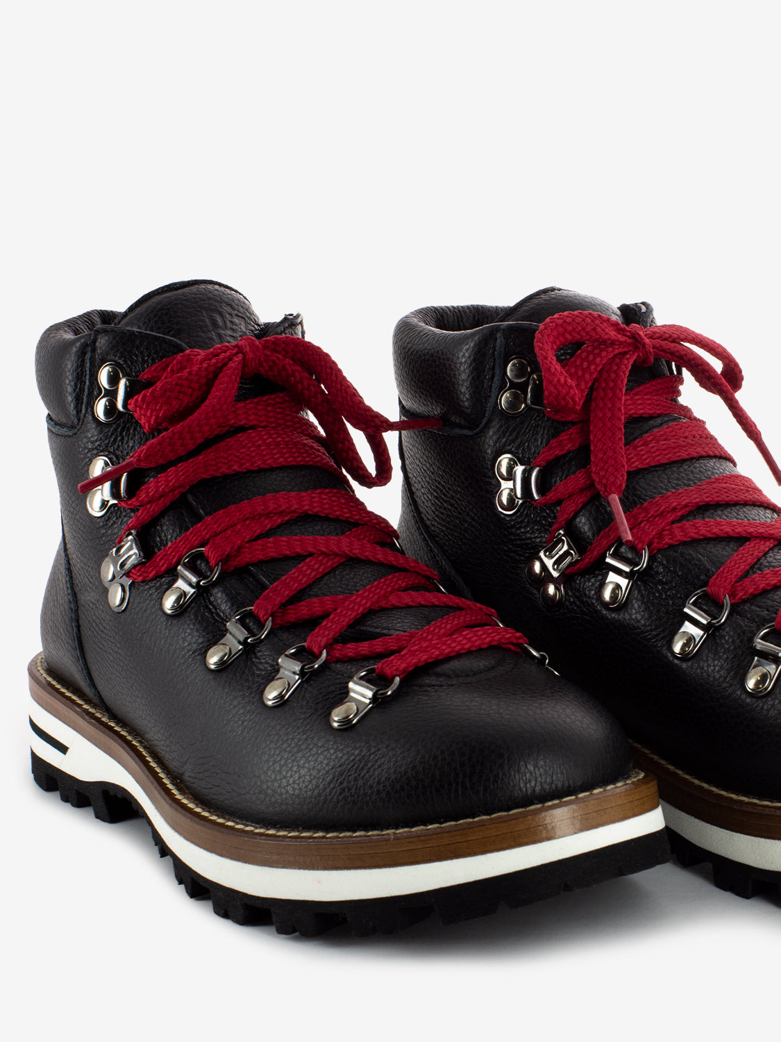 W Cortina black shoe
