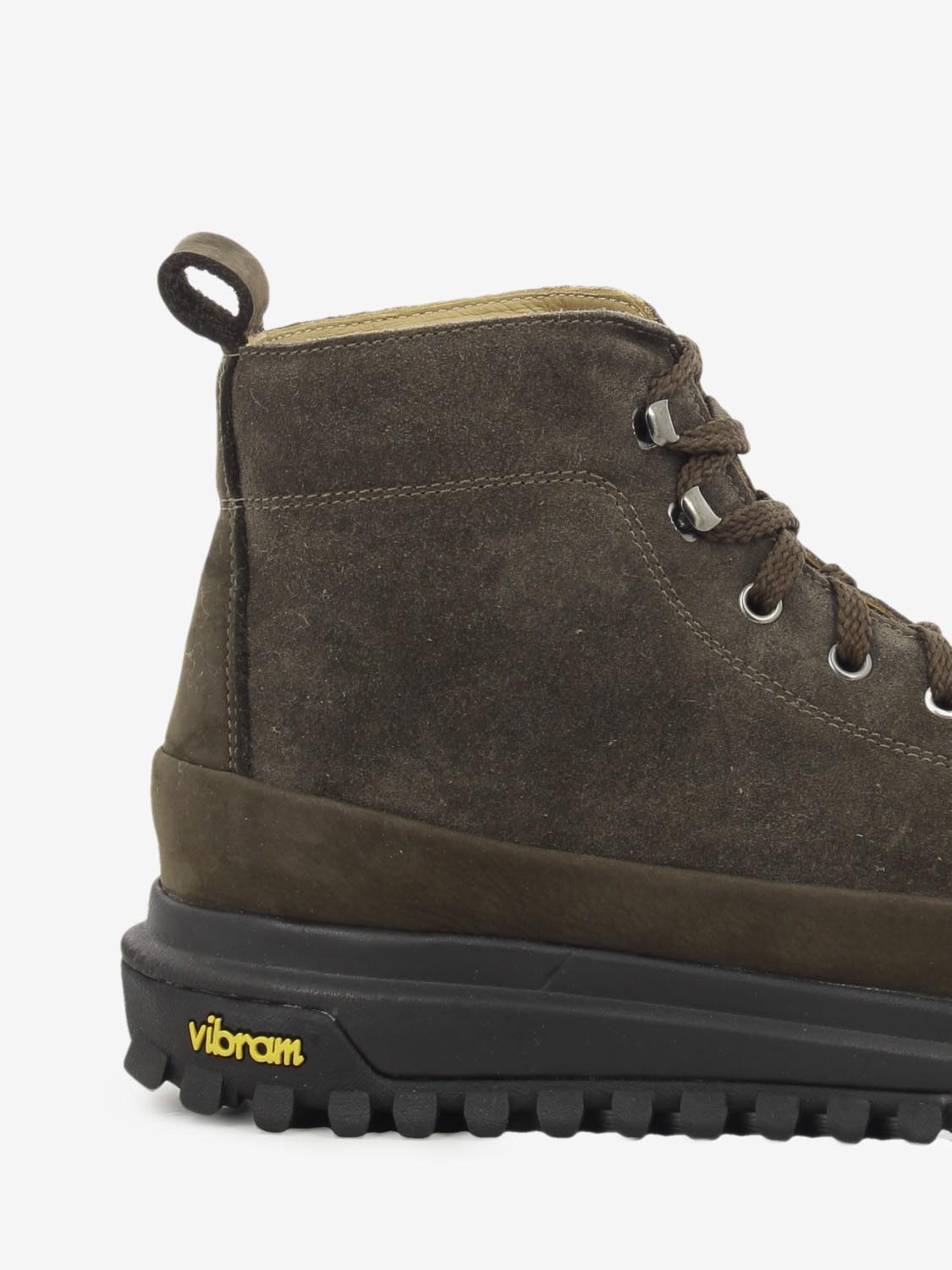 City navy nubuck suede boot
