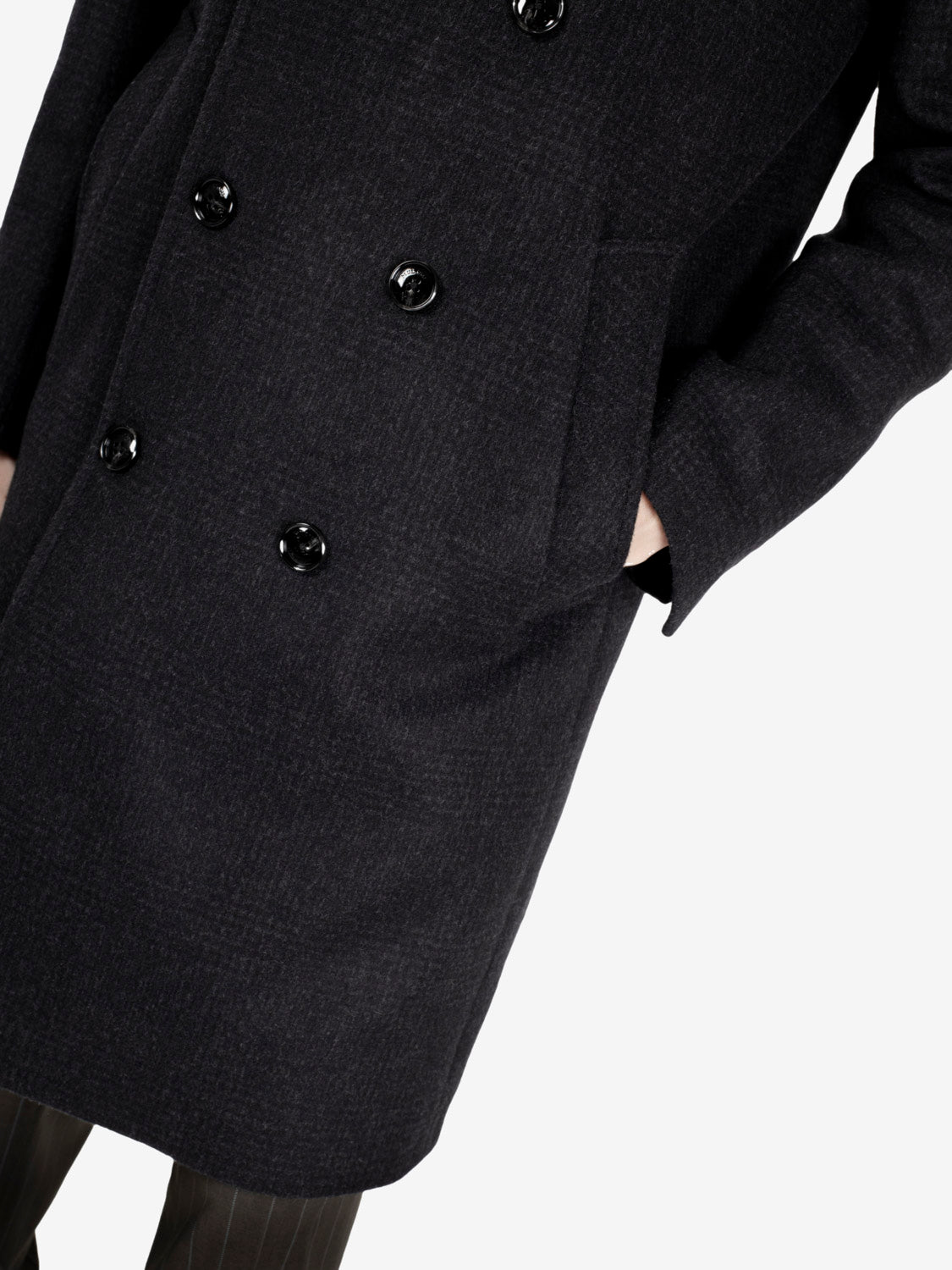 Cappotto doppiopetto over nero