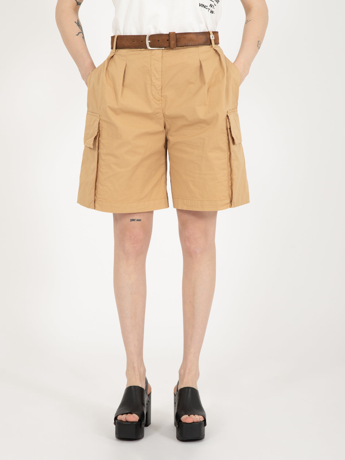 Bermuda con tasche cammello