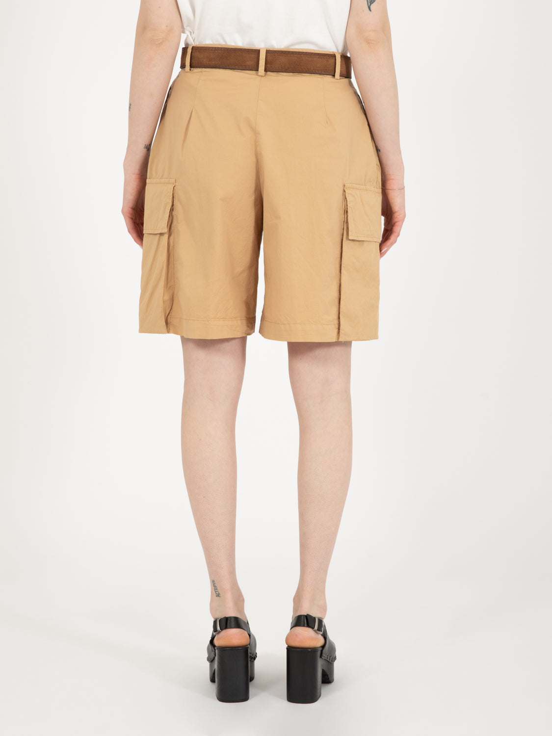 Bermuda con tasche cammello