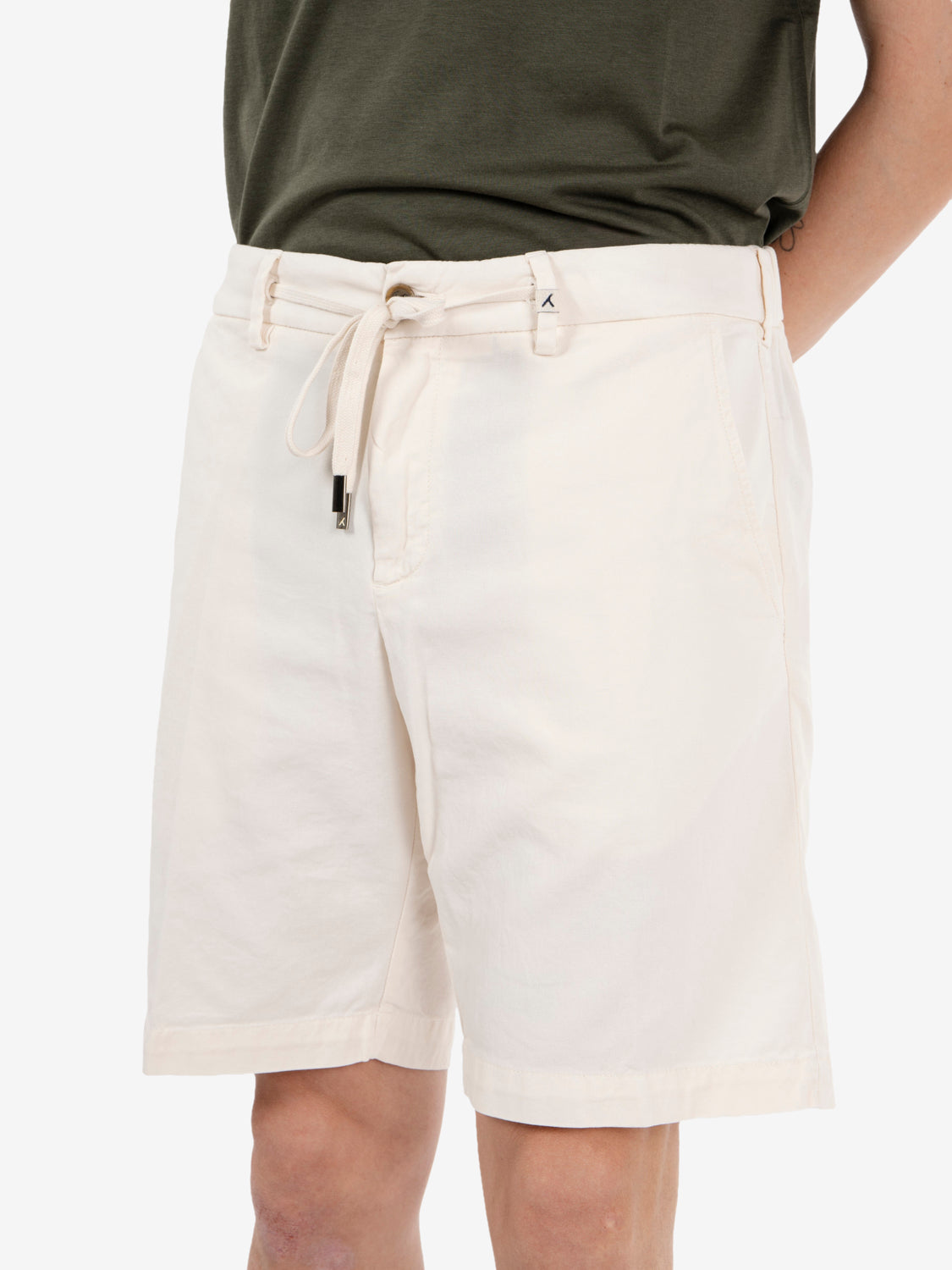 Bermuda in ice cotton off white