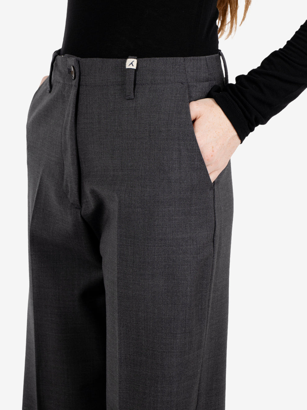 Pantalone culotte con balza grigio scuro