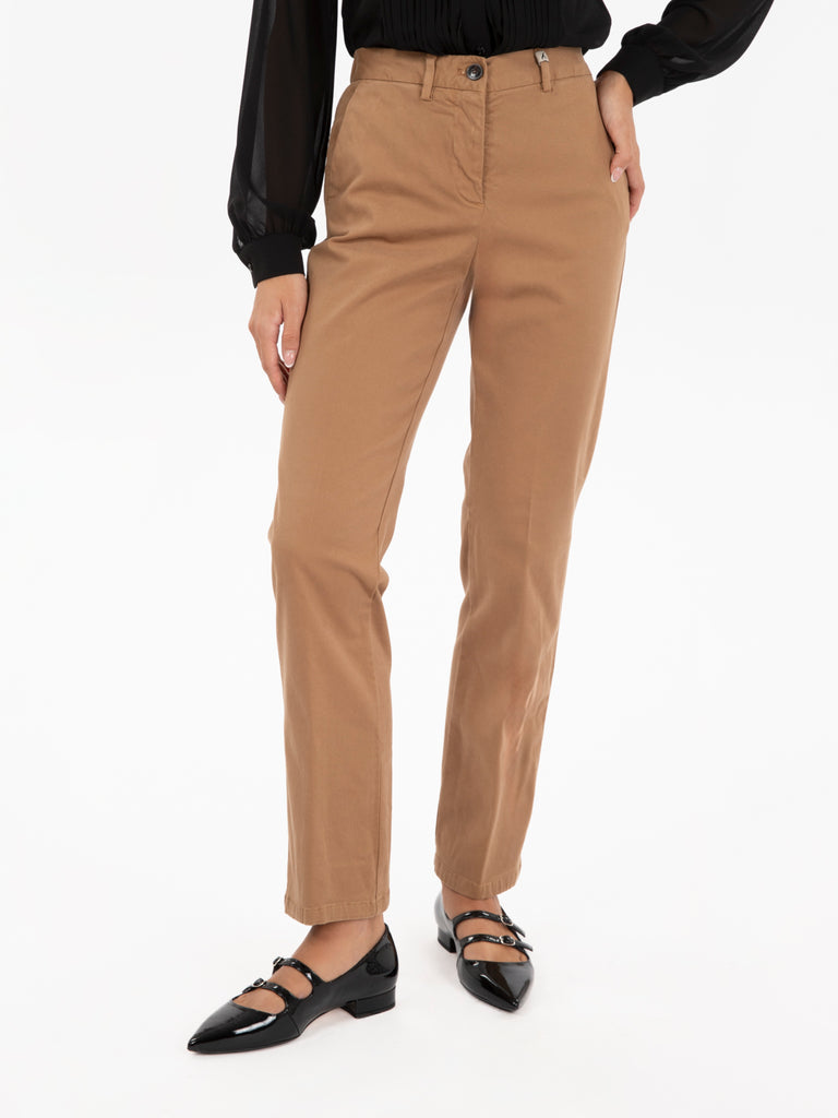 MYTHS - Pantaloni a trombetta gabardina cammello