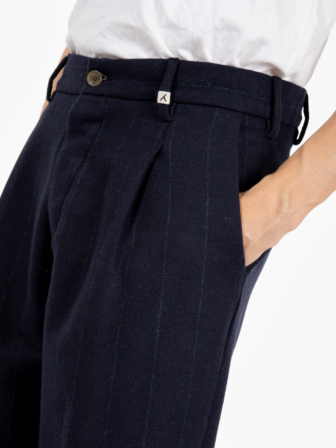 NAVY PINSTRIPED TROUSERS 25WM23L/34_237