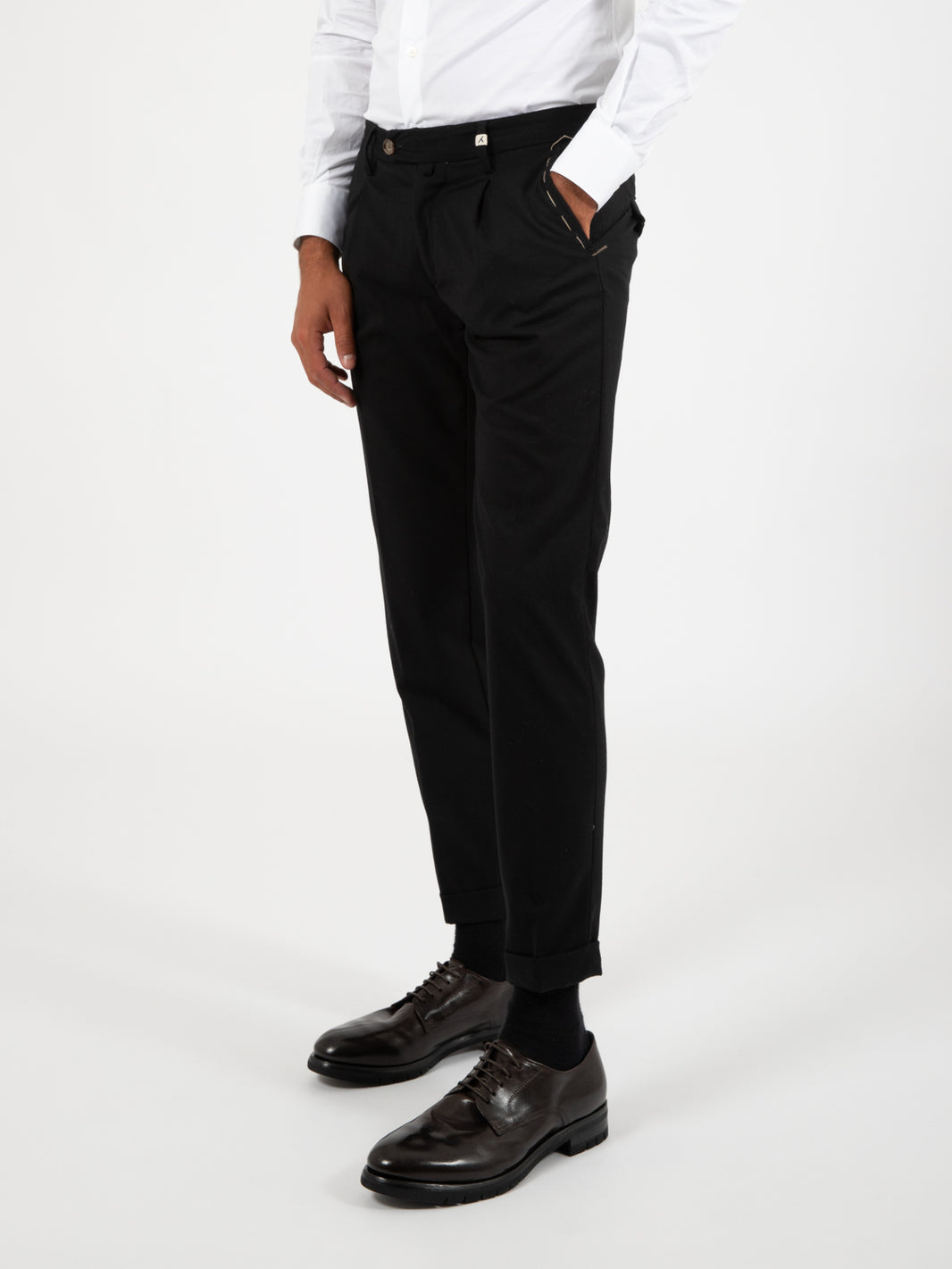 Pantaloni carrot neri