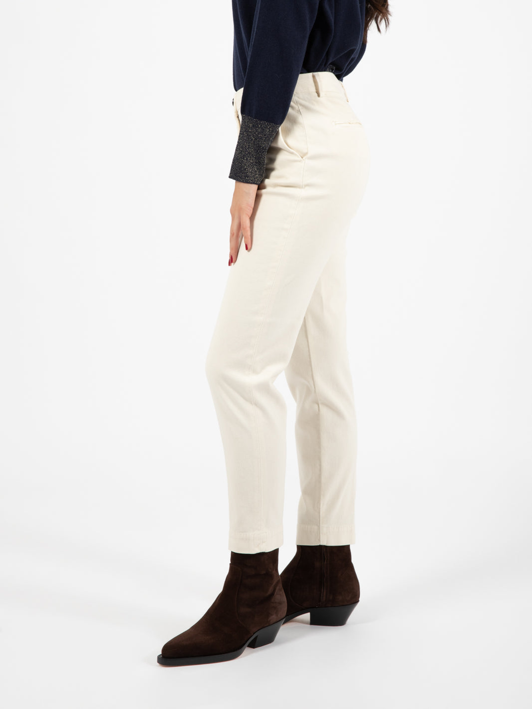 Pantaloni carrot slim panna